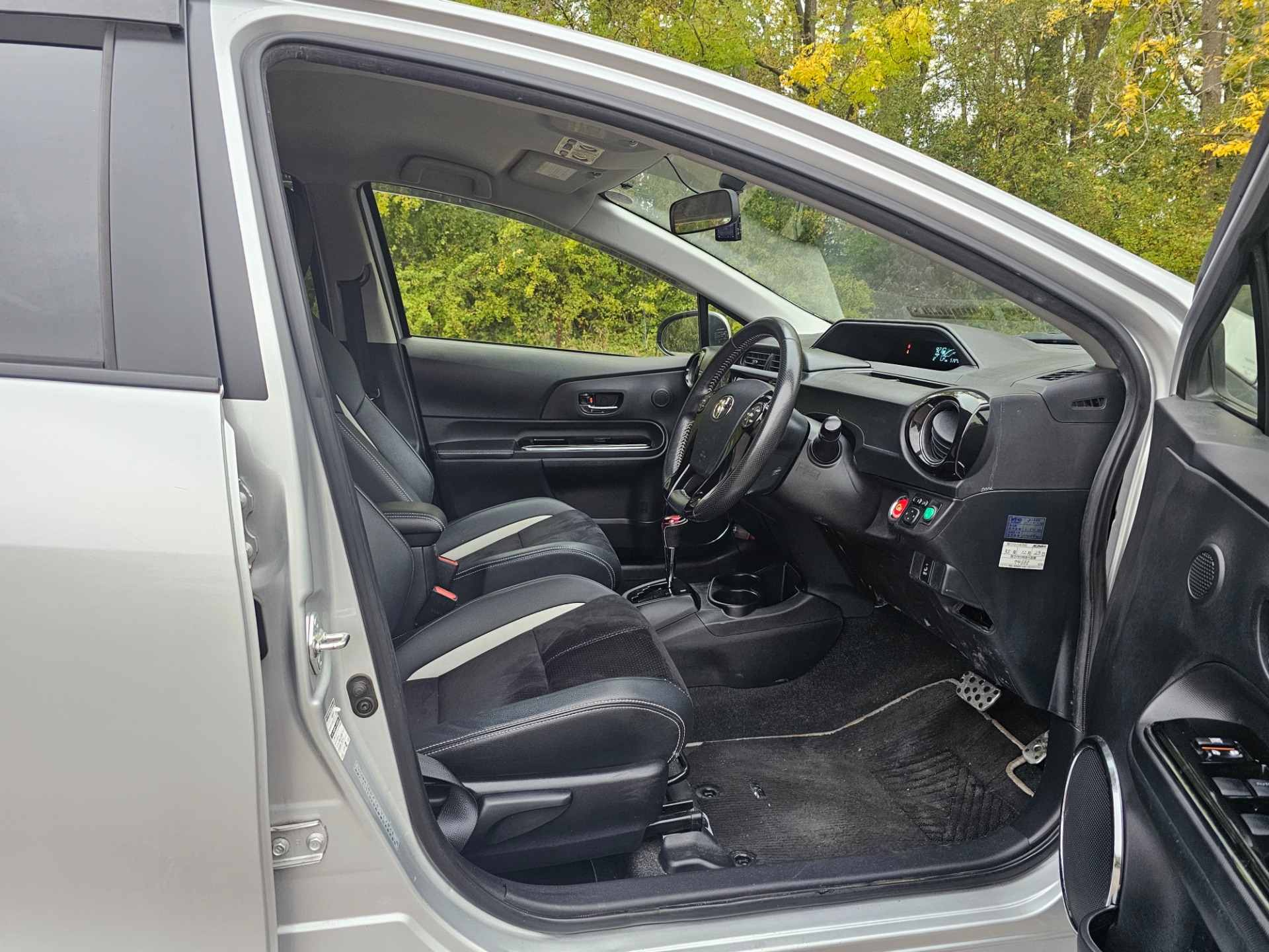 TOYOTA AQUA HYBRID AUTO 1.5 Auto Hybrid Automatic