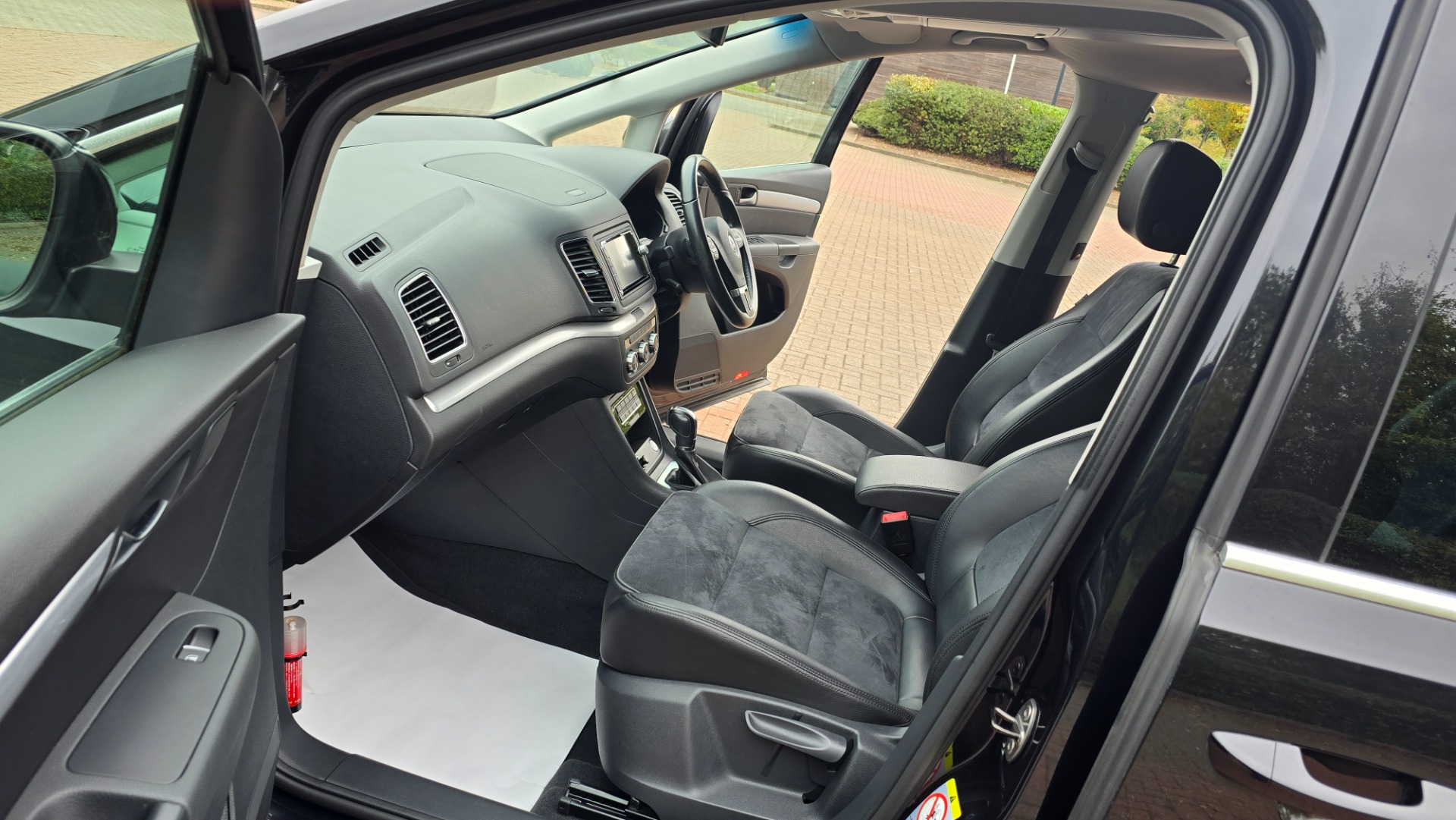 VOLKSWAGEN SHARAN 1.4 TSI BlueMotion Tech SE MPV Auto DSG Leather Seats 1 Year Warranty Ulez