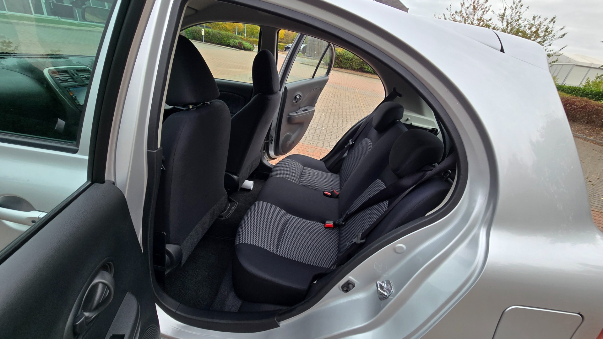 NISSAN MICRA (March) 1.2 DIG-S Auto Tekna Hatchback 5dr Petrol CVT Euro 5 (ss) (98 ps)