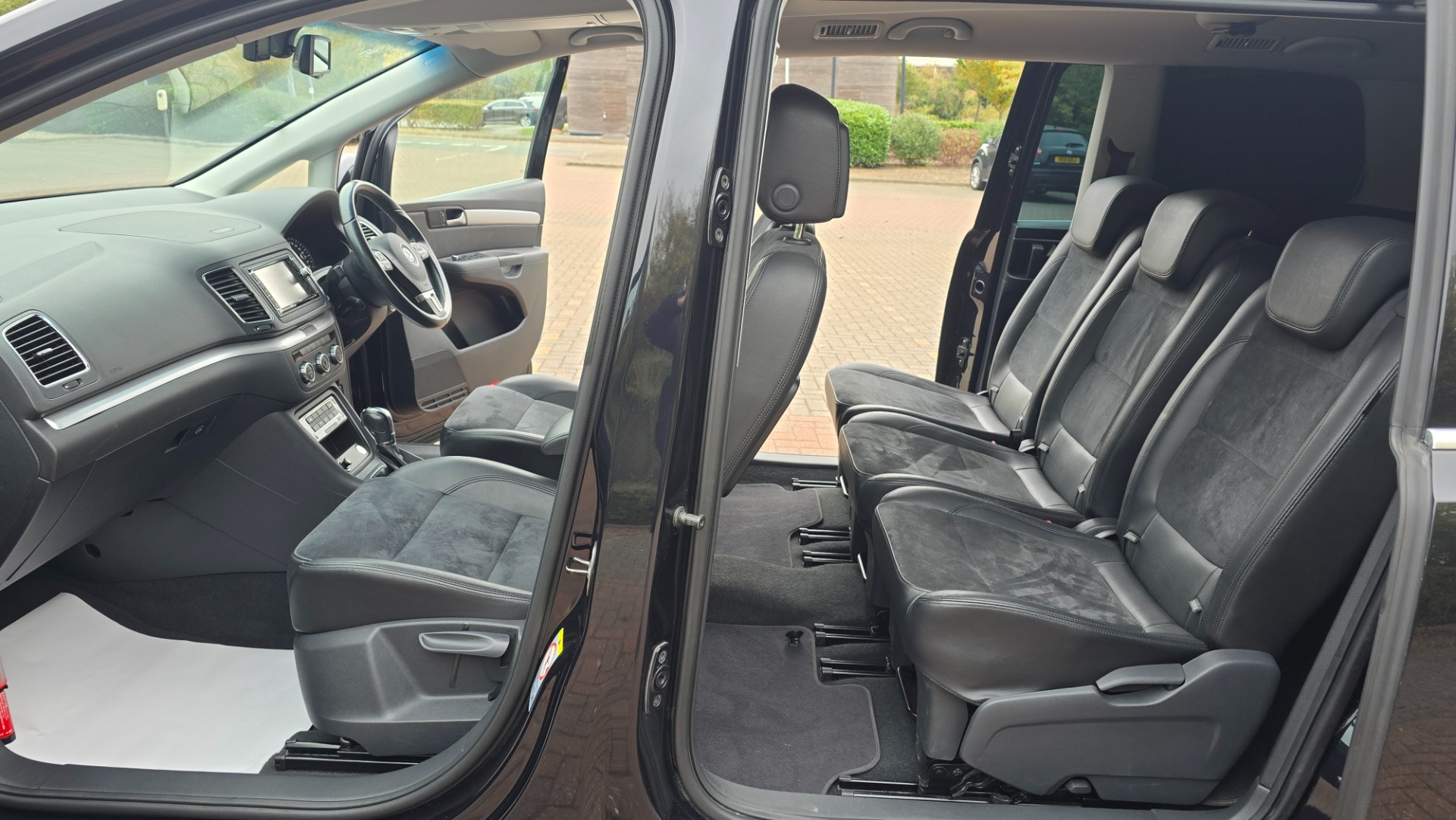 VOLKSWAGEN SHARAN 1.4 TSI BlueMotion Tech SE MPV Auto DSG Leather Seats 1 Year Warranty Ulez