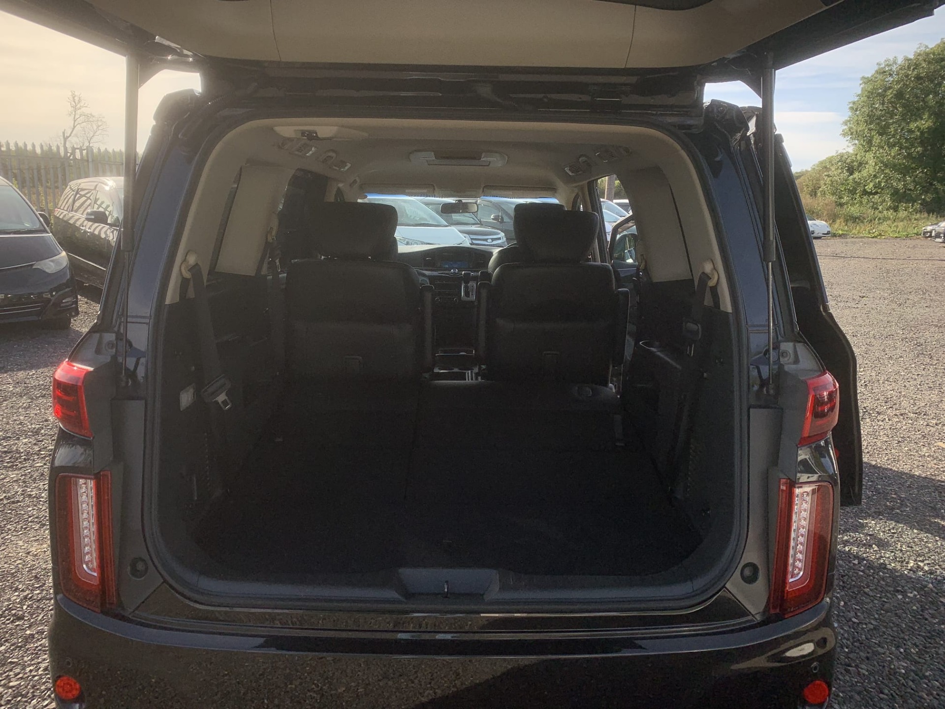 NISSAN ELGRAND Rider PE52 3.5 V6 Automatic 7 Leather Seats