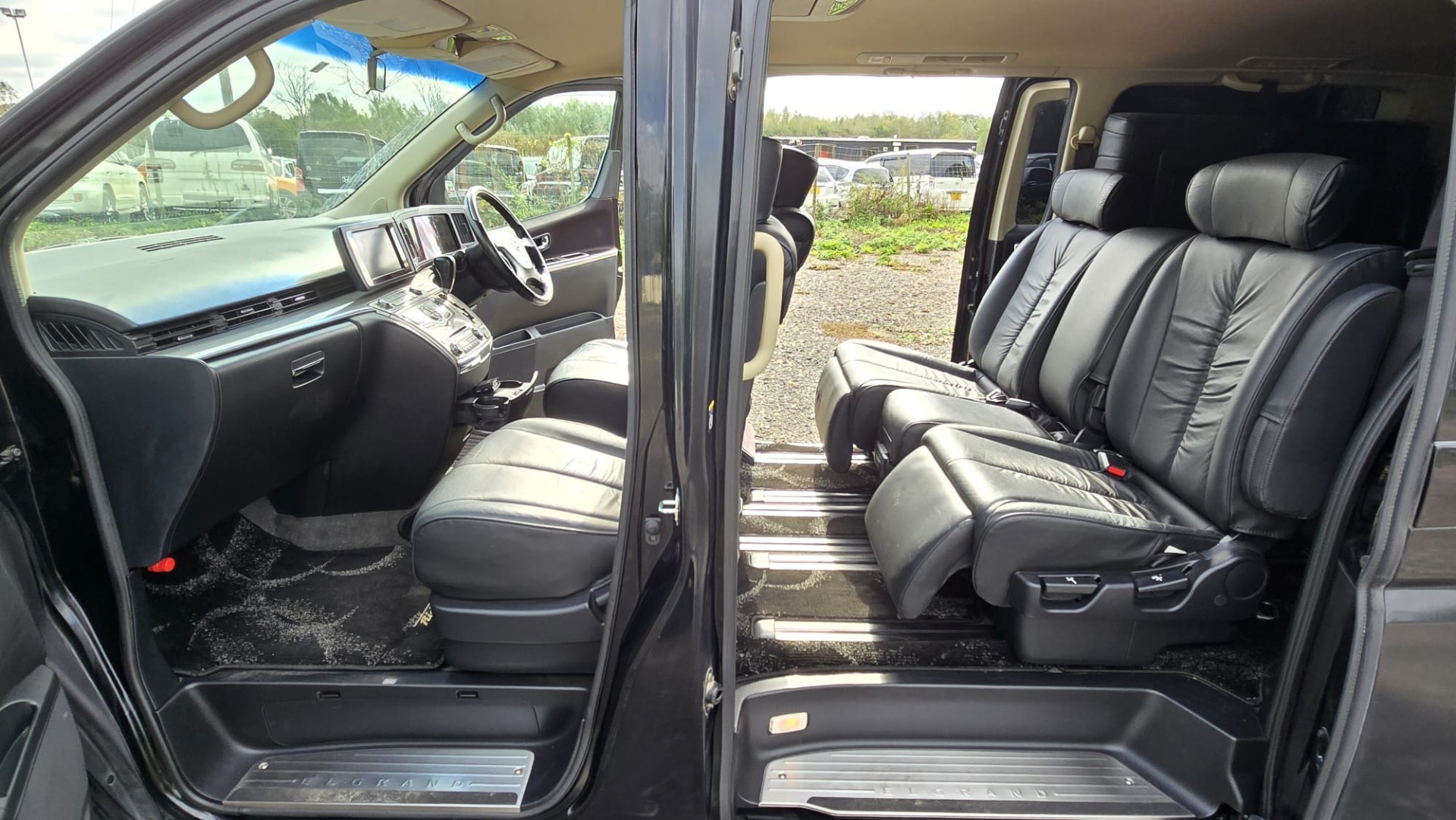 NISSAN ELGRAND Rider Autech ME51 2.5 V6 Automatic MPV Low Mileage 31k Guaranteed