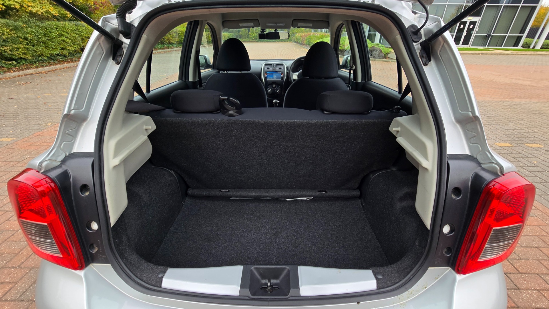 NISSAN MICRA (March) 1.2 DIG-S Auto Tekna Hatchback 5dr Petrol CVT Euro 5 (ss) (98 ps)