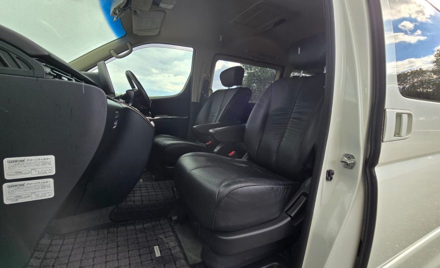 NISSAN ELGRAND Highway Star 3.5 V6 Auto 4X4 8 Seater MPV