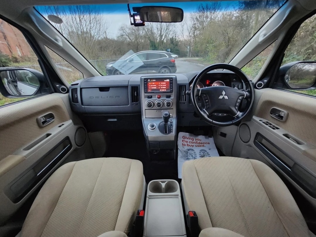 MITSUBISHI DELICA D5 2.4 Auto 8 Seater Electric Doors/Boot 4X4