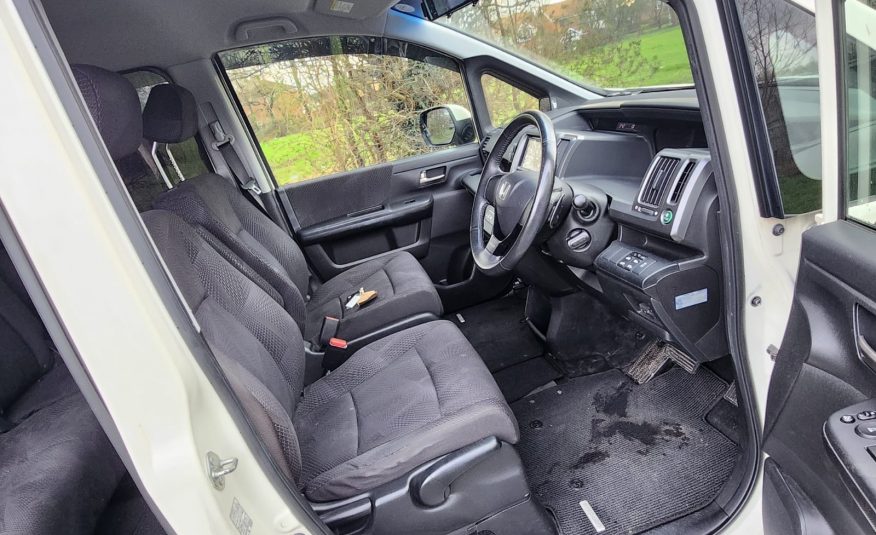 HONDA STEPWGN Spada JDM Import 2.0 Automatic 8 Seater MPV