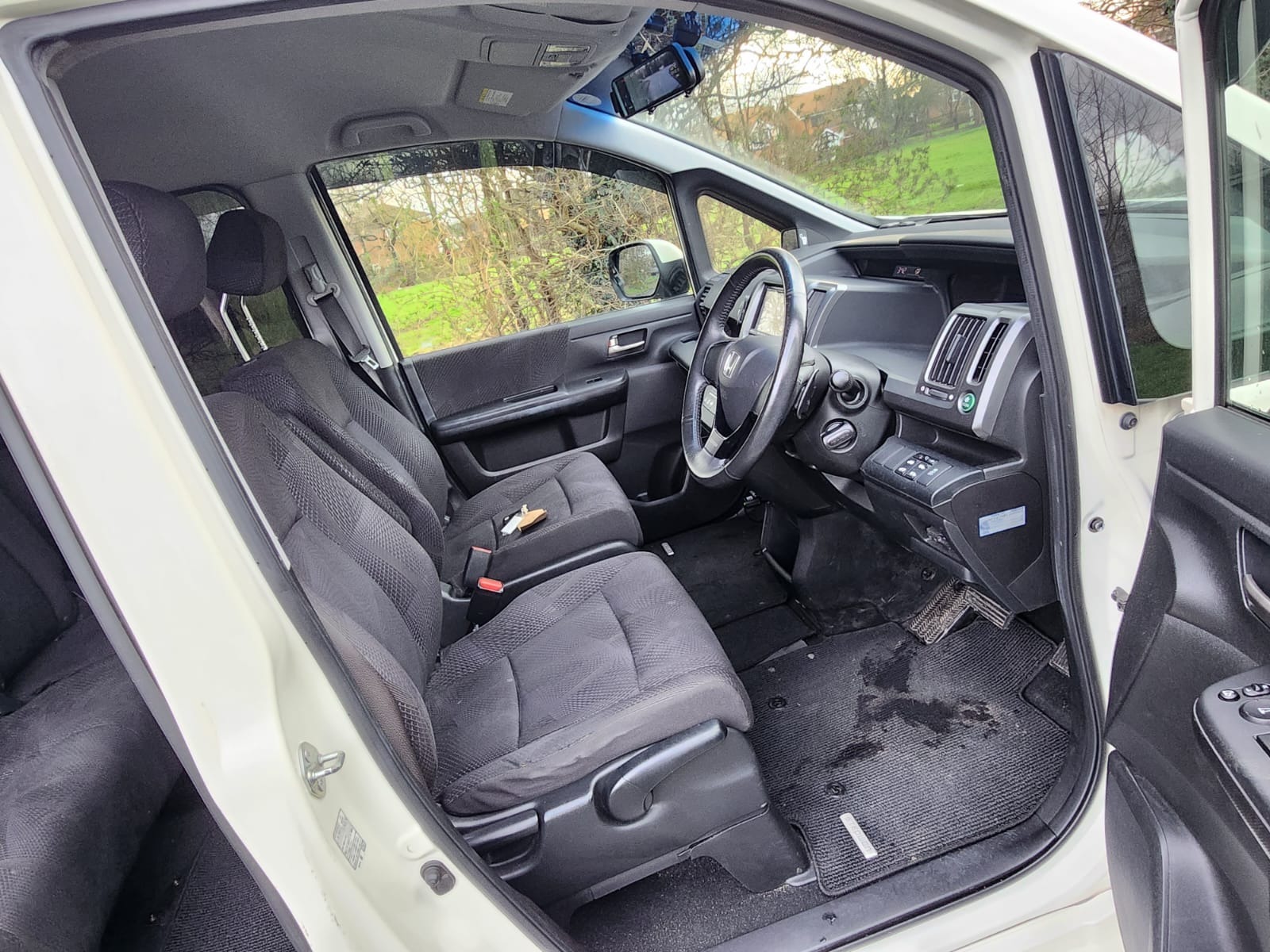 HONDA STEPWGN Spada JDM Import 2.0 Automatic 8 Seater MPV