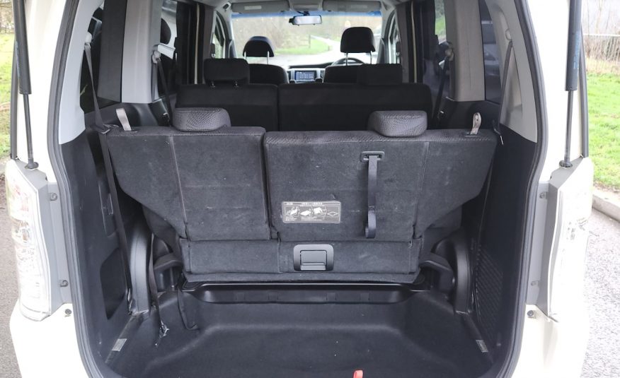 HONDA STEPWGN Spada JDM Import 2.0 Automatic 8 Seater MPV