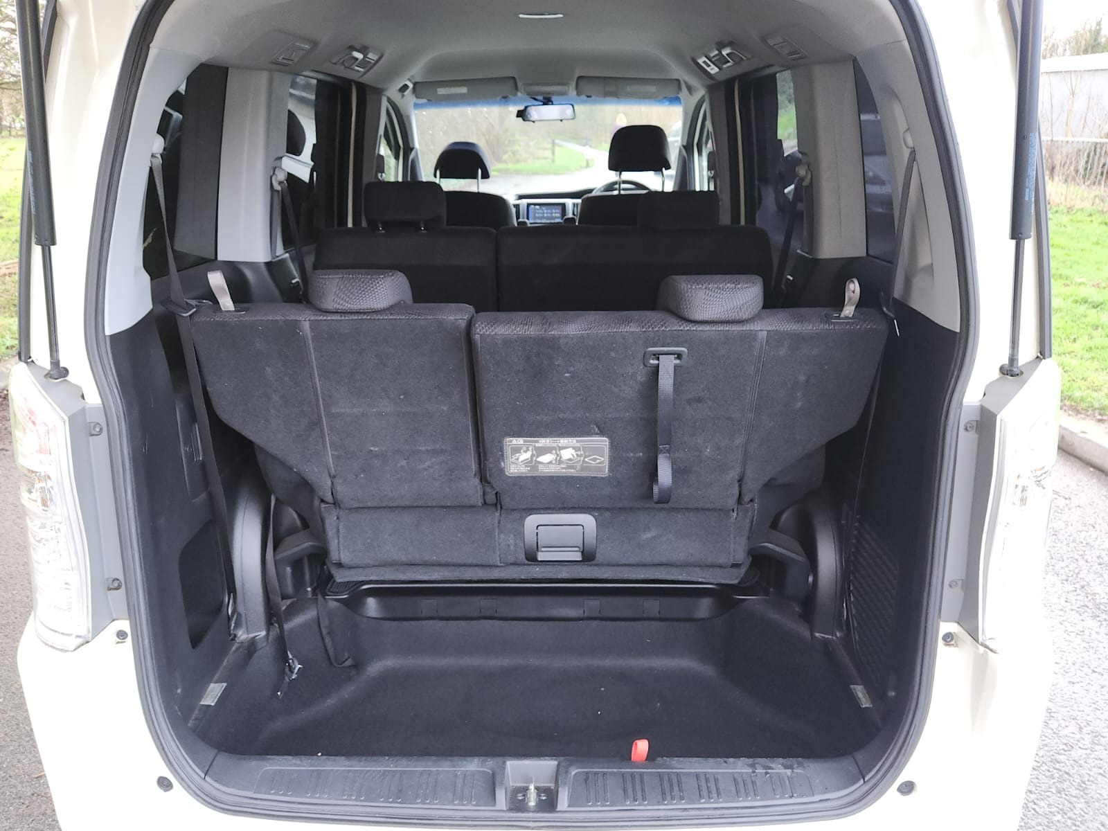 HONDA STEPWGN Spada JDM Import 2.0 Automatic 8 Seater MPV