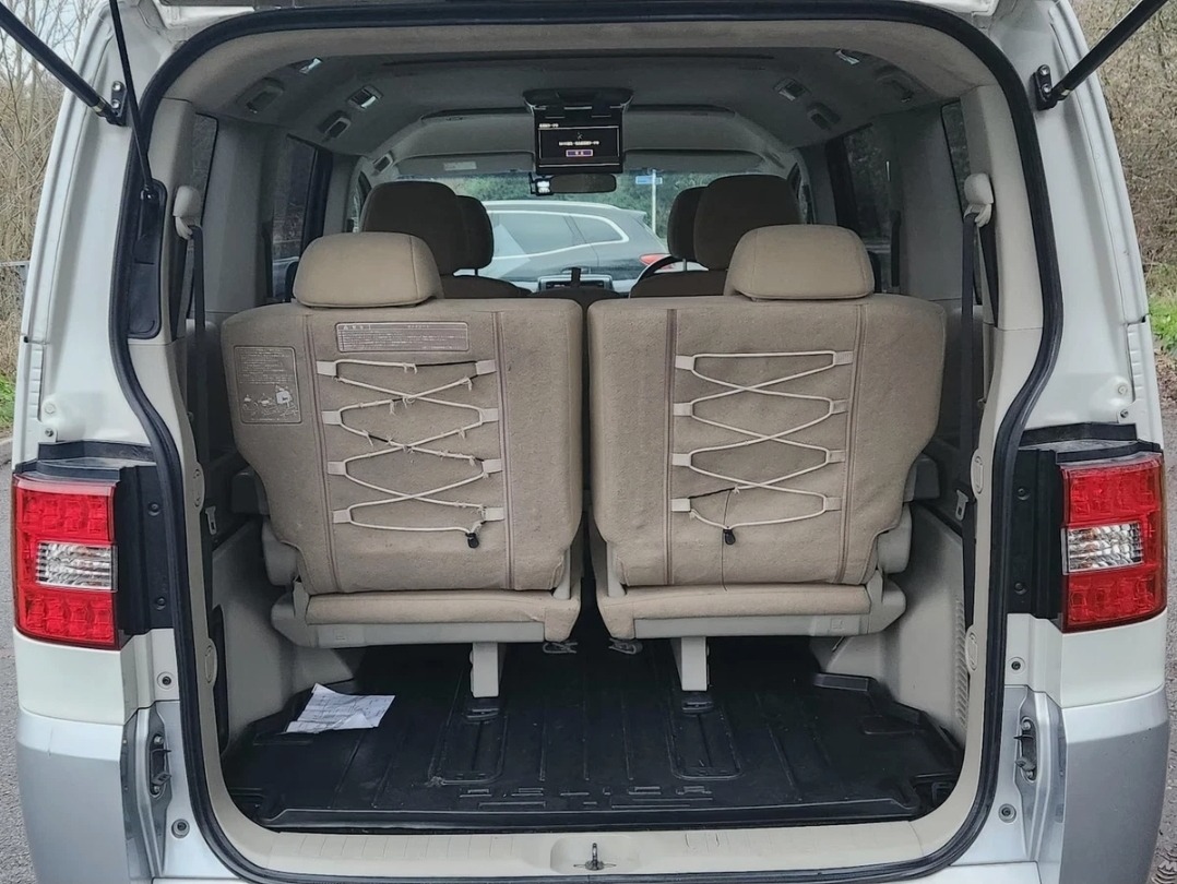 MITSUBISHI DELICA D5 2.4 Auto 8 Seater Electric Doors/Boot 4X4