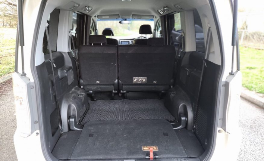 HONDA STEPWGN Spada JDM Import 2.0 Automatic 8 Seater MPV