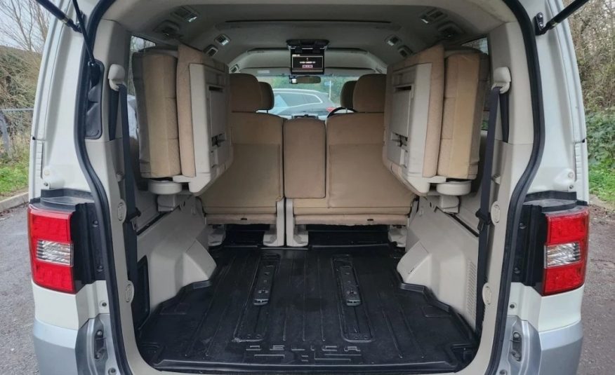 MITSUBISHI DELICA D5 2.4 Auto 8 Seater Electric Doors/Boot 4X4