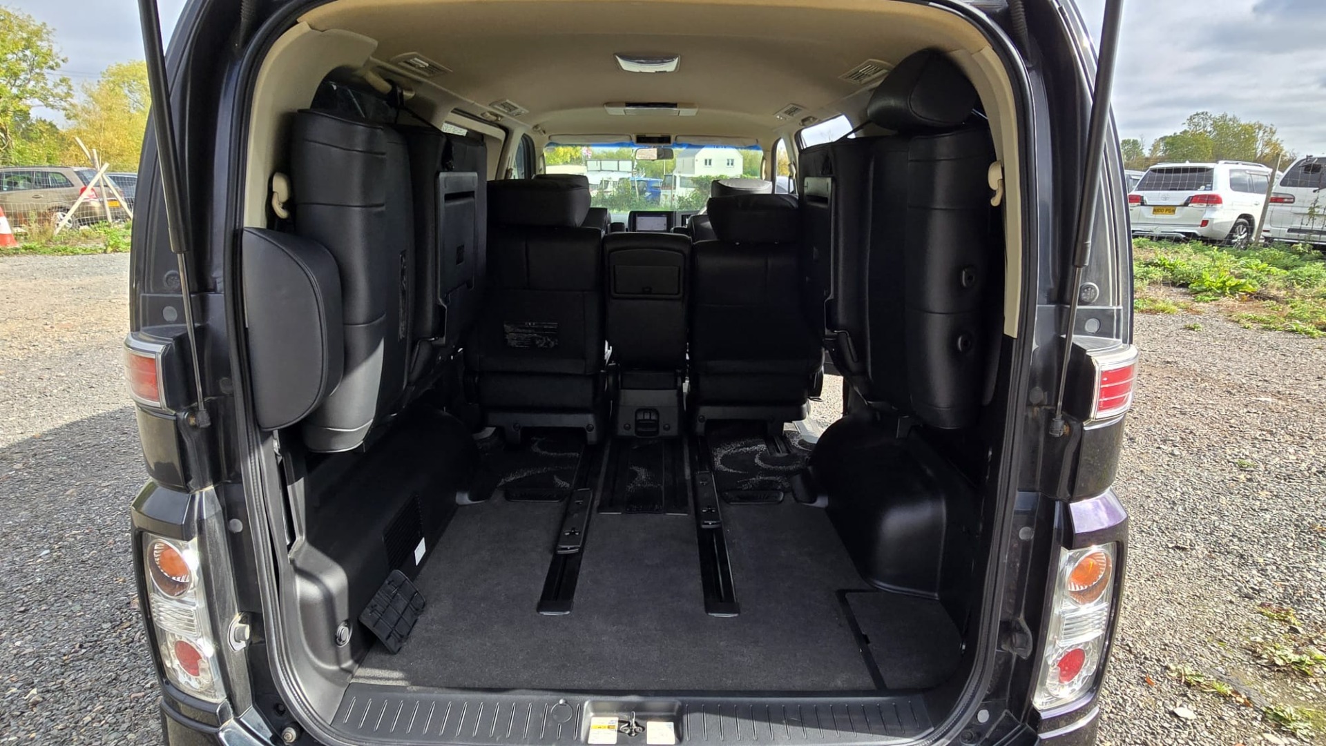 NISSAN ELGRAND Rider Autech ME51 2.5 V6 Automatic MPV Low Mileage 31k Guaranteed