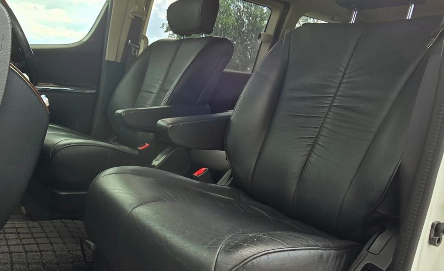 NISSAN ELGRAND Highway Star 3.5 V6 Auto 4X4 8 Seater MPV