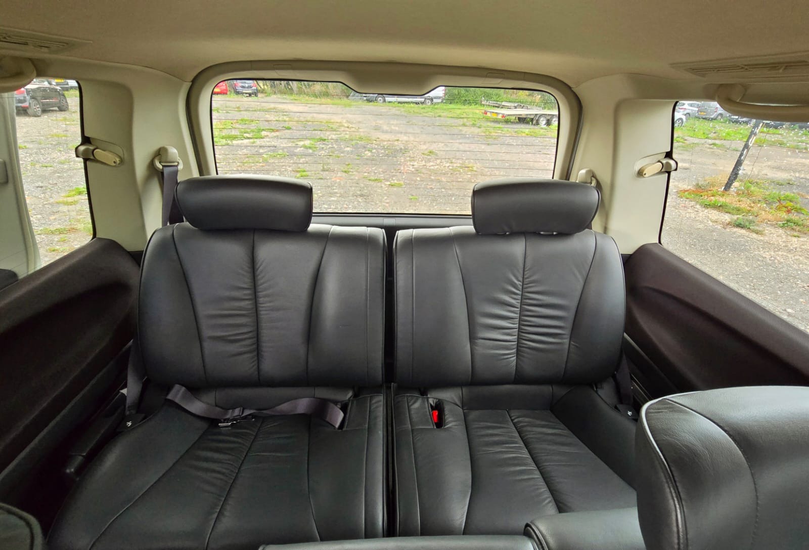 NISSAN ELGRAND Highway Star 3.5 V6 Auto 4X4 8 Seater MPV