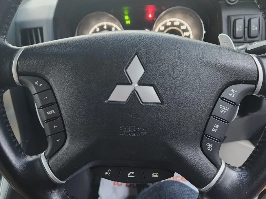 MITSUBISHI DELICA D5 2.4 Auto 8 Seater Electric Doors/Boot 4X4