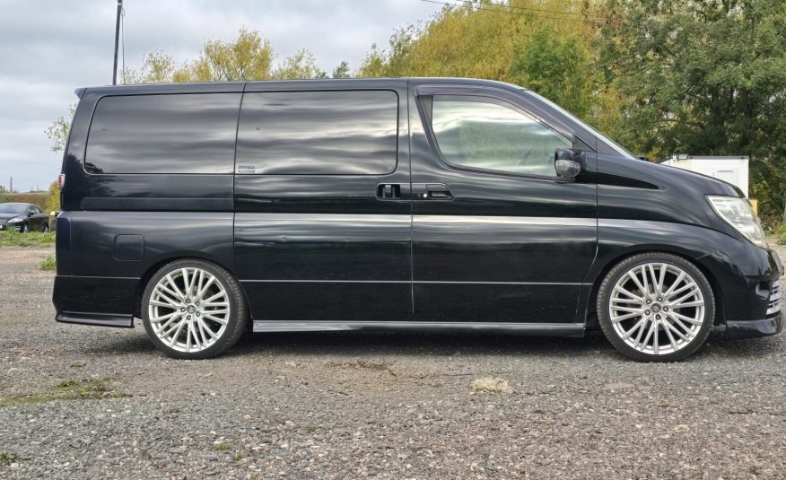 NISSAN ELGRAND Rider Autech ME51 2.5 V6 Automatic MPV Low Mileage 31k Guaranteed
