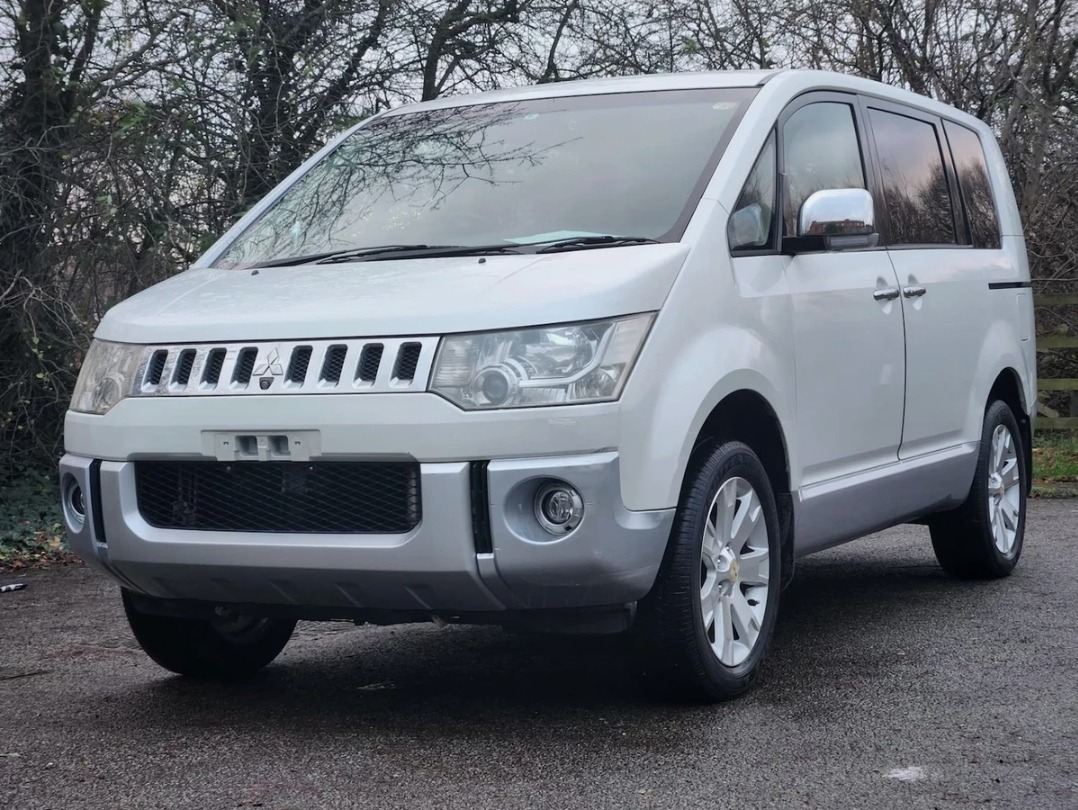 MITSUBISHI DELICA D5 2.4 Auto 8 Seater Electric Doors/Boot 4X4