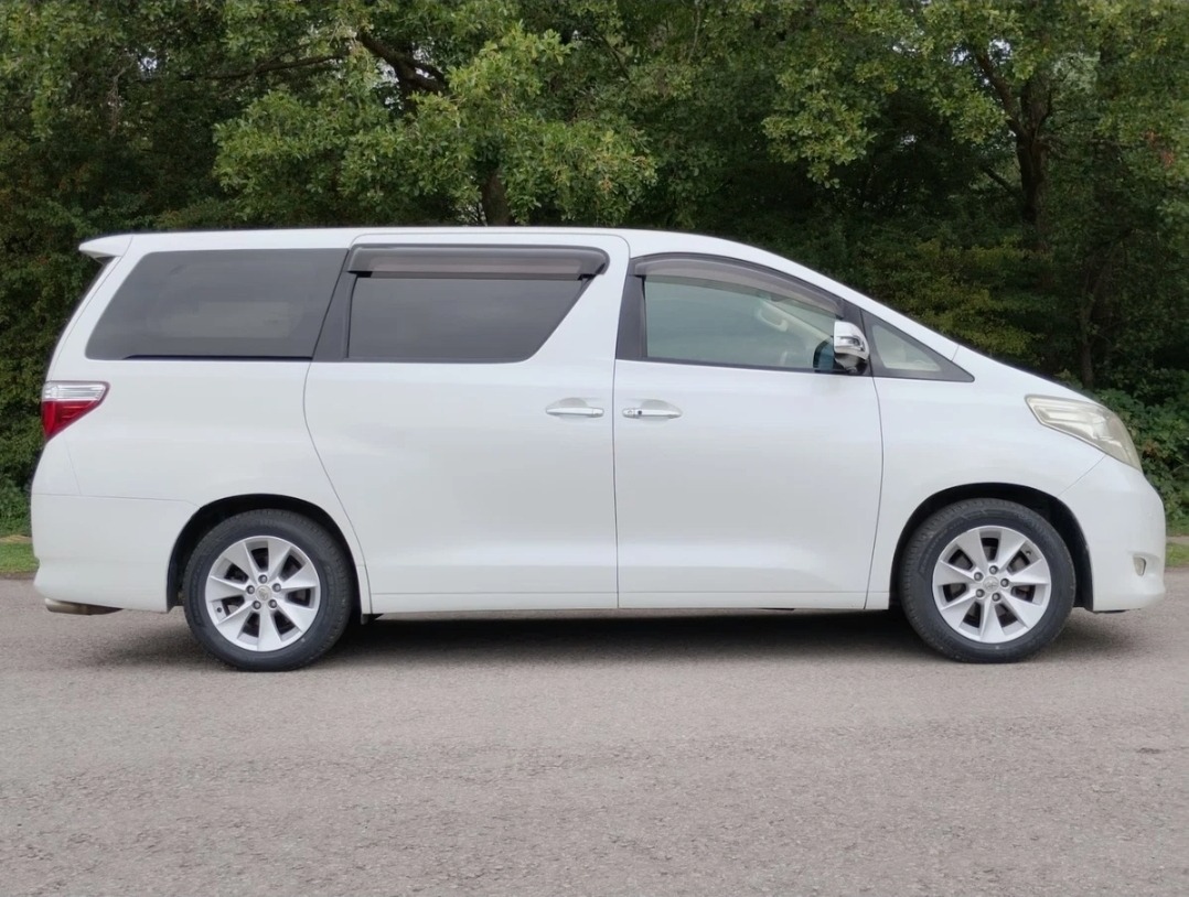 TOYOTA ALPHARD ANH20 2.4 Auto 8 Seater Sunroof Dual AC 7-Speed CVT MPV