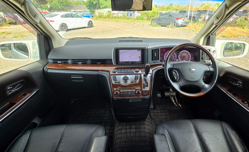 NISSAN ELGRAND Highway Star 3.5 V6 Auto 4X4 8 Seater MPV