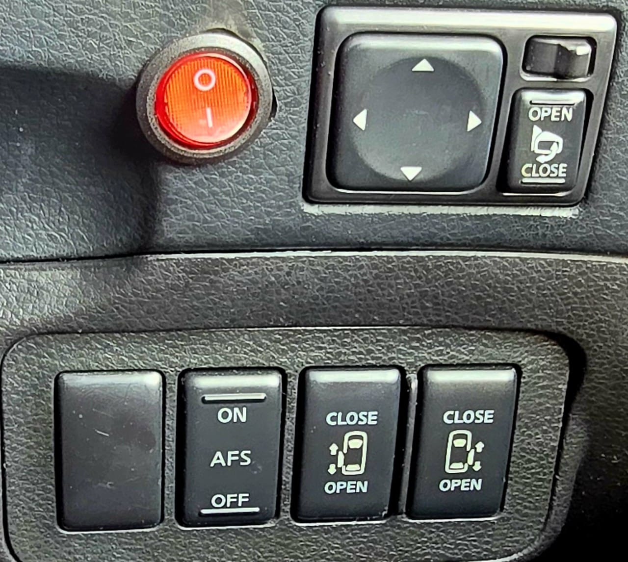 NISSAN ELGRAND Highway Star 3.5 V6 Auto 4X4 8 Seater MPV