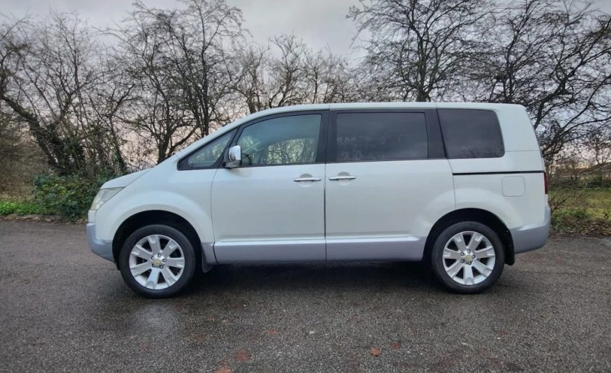 MITSUBISHI DELICA D5 2.4 Auto 8 Seater Electric Doors/Boot 4X4