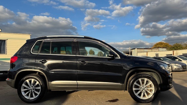 VOLKSWAGEN TIGUAN TSI 1.4 TSI BlueMotion Tech SE Auto