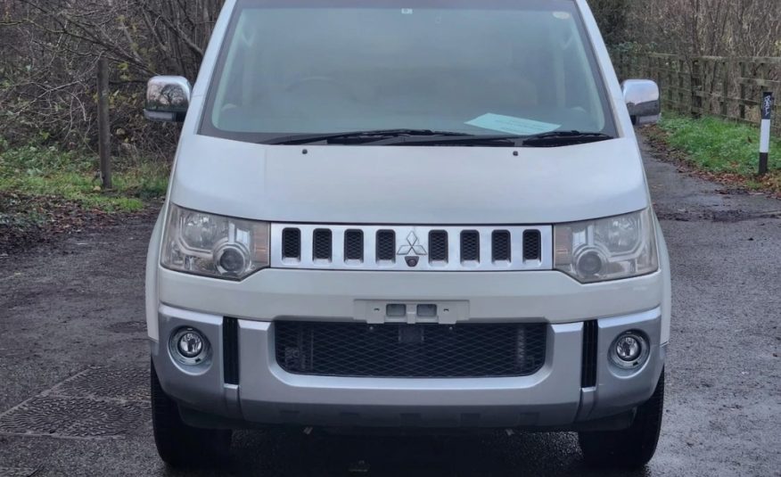 MITSUBISHI DELICA D5 2.4 Auto 8 Seater Electric Doors/Boot 4X4