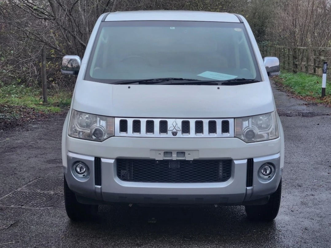 MITSUBISHI DELICA D5 2.4 Auto 8 Seater Electric Doors/Boot 4X4