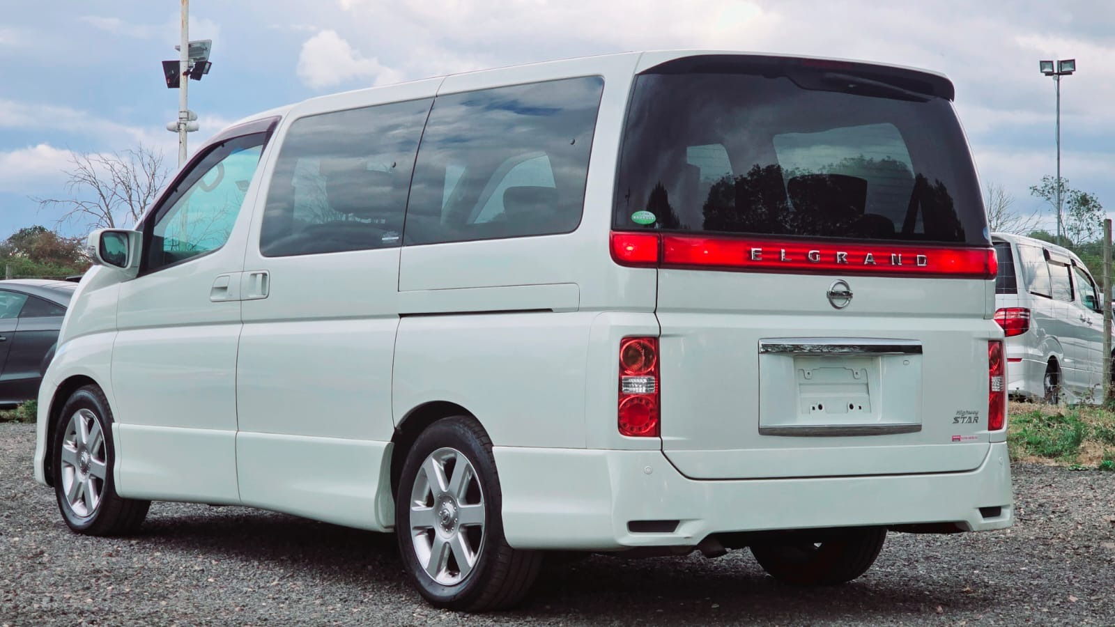 NISSAN ELGRAND Highway Star 3.5 V6 Auto 4X4 8 Seater MPV