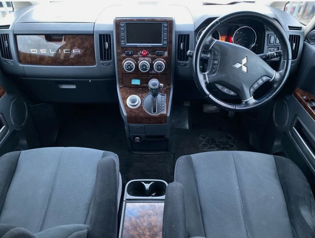 MITSUBISHI DELICA D5 2.5 Auto 8 Seater JDM Import MPV