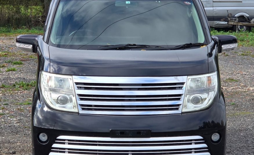 NISSAN ELGRAND Rider Autech ME51 2.5 V6 Automatic MPV Low Mileage 31k Guaranteed