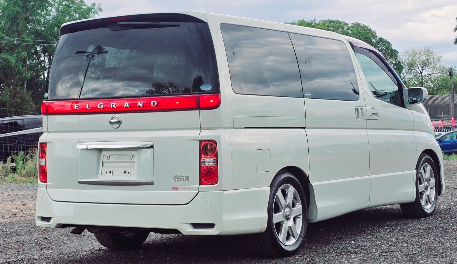 NISSAN ELGRAND Highway Star 3.5 V6 Auto 4X4 8 Seater MPV