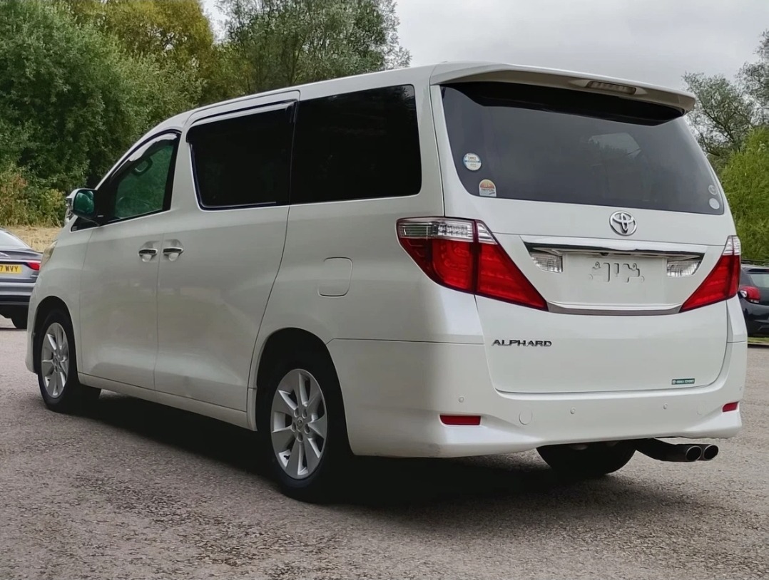 TOYOTA ALPHARD ANH20 2.4 Auto 8 Seater Sunroof Dual AC 7-Speed CVT MPV
