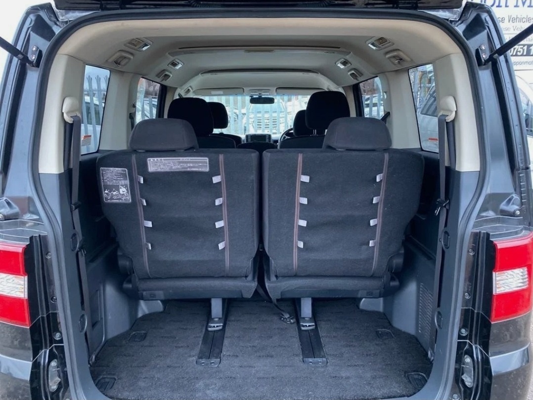 MITSUBISHI DELICA D5 2.5 Auto 8 Seater JDM Import MPV