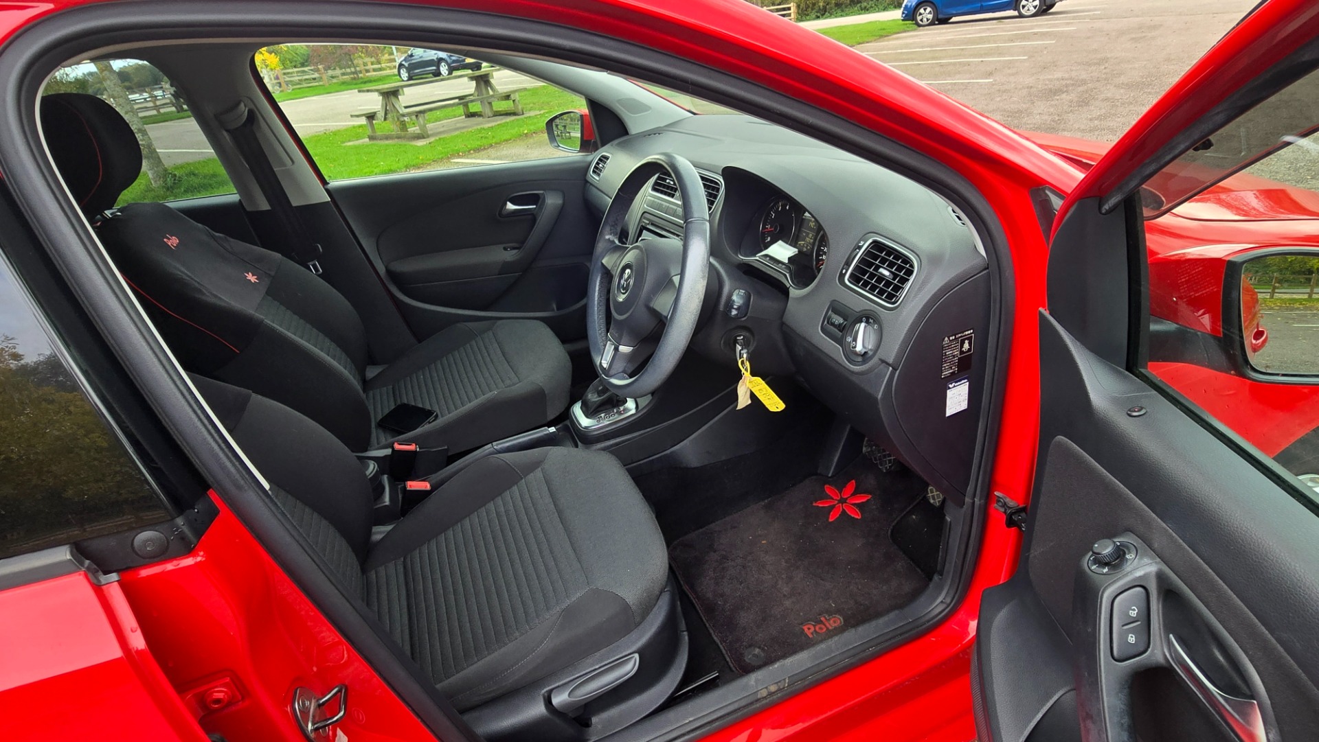 VOLKSWAGEN POLO 1.2 TSI BlueMotion Auto Tech SE Hatchback 5dr Petrol DSG 29k Miles Only