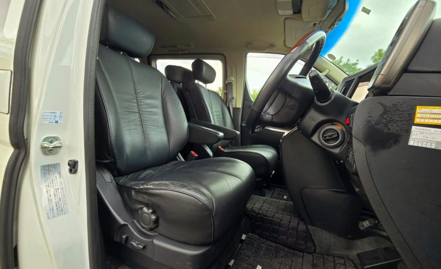 NISSAN ELGRAND Highway Star 3.5 V6 Auto 4X4 8 Seater MPV