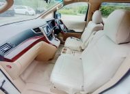TOYOTA ALPHARD ANH20 2.4 Auto 8 Seater Sunroof Dual AC 7-Speed CVT MPV