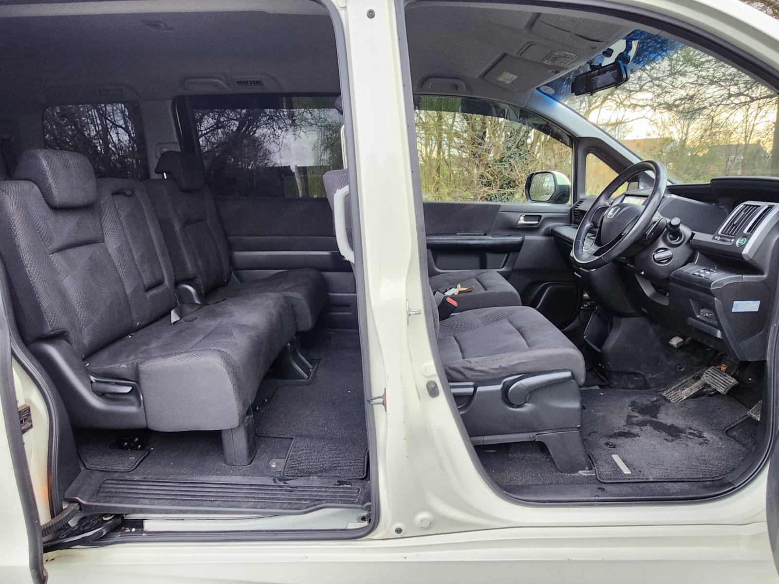 HONDA STEPWGN Spada JDM Import 2.0 Automatic 8 Seater MPV