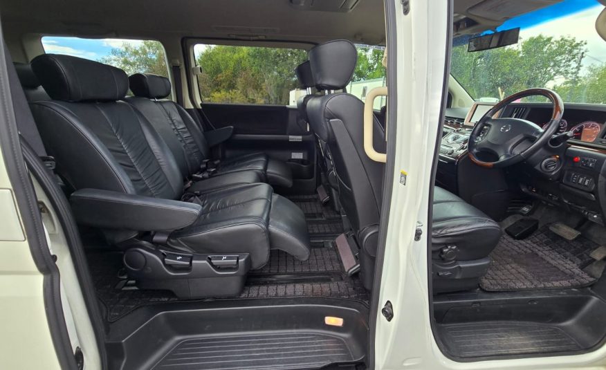 NISSAN ELGRAND Highway Star 3.5 V6 Auto 4X4 8 Seater MPV