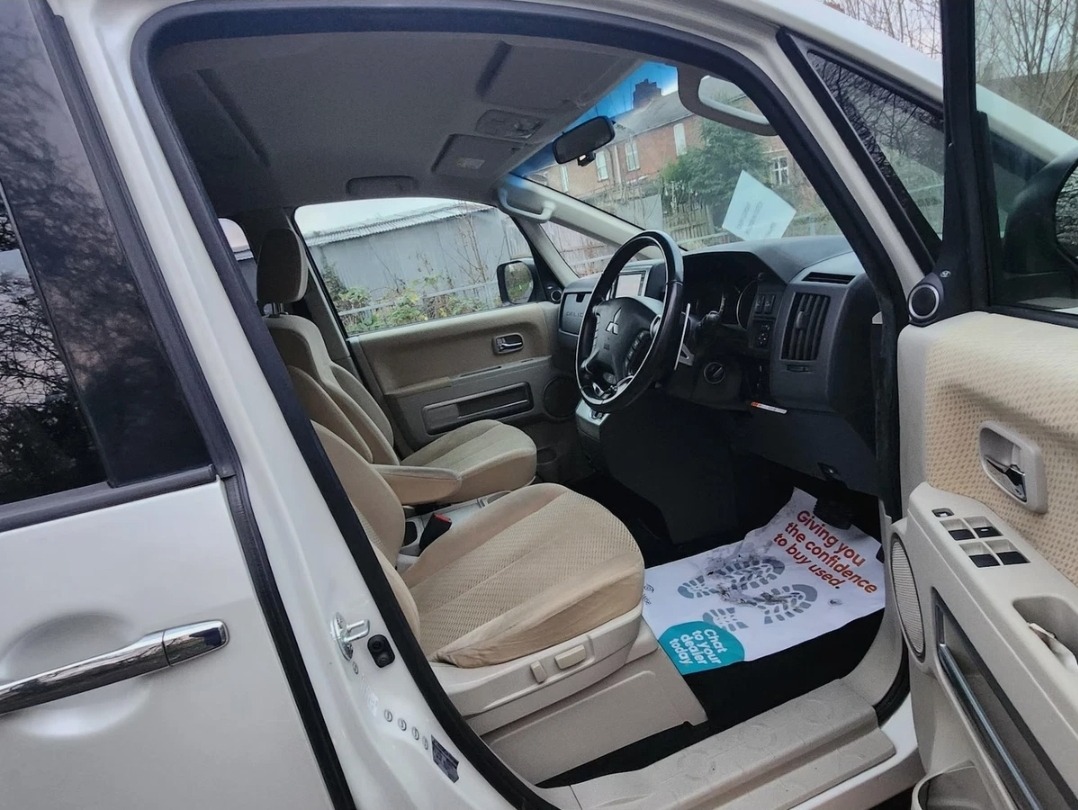 MITSUBISHI DELICA D5 2.4 Auto 8 Seater Electric Doors/Boot 4X4