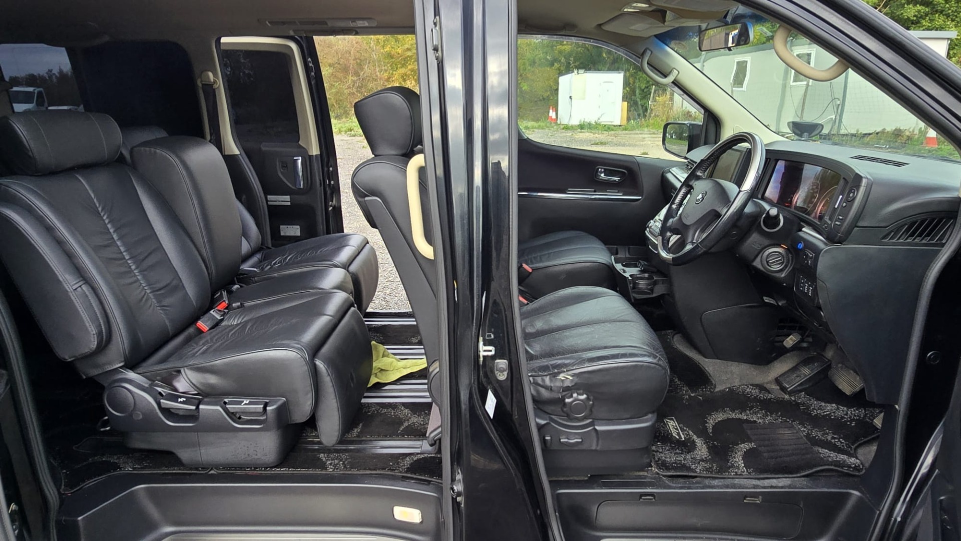 NISSAN ELGRAND Rider Autech ME51 2.5 V6 Automatic MPV Low Mileage 31k Guaranteed