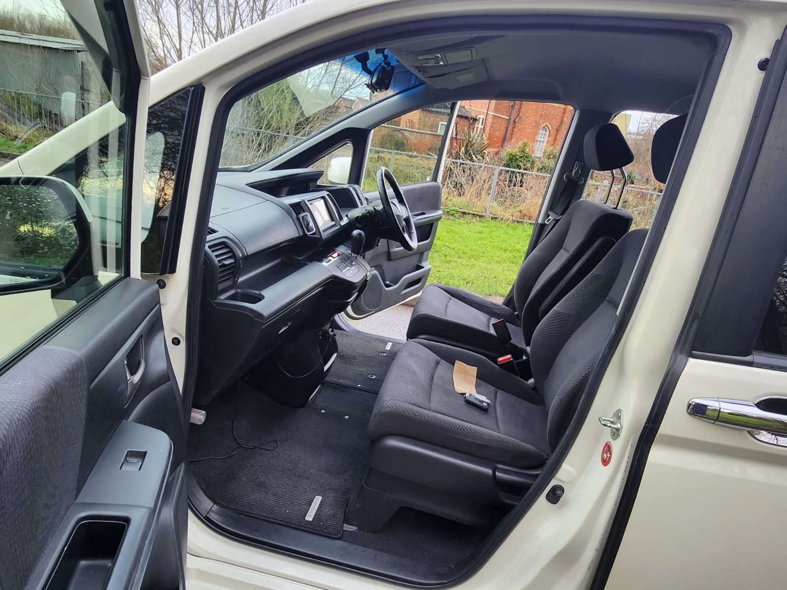 HONDA STEPWGN Spada JDM Import 2.0 Automatic 8 Seater MPV