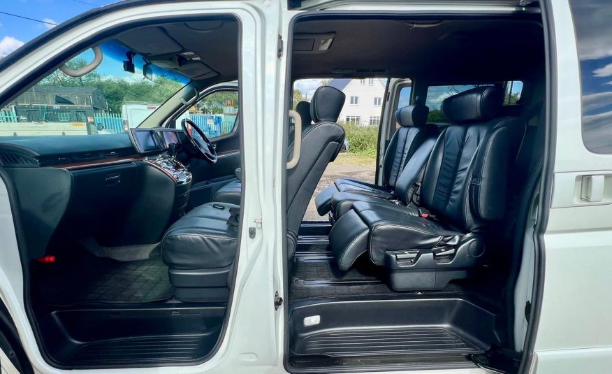 NISSAN ELGRAND Highway Star 3.5 V6 Auto Cruise Control 360 Cameras