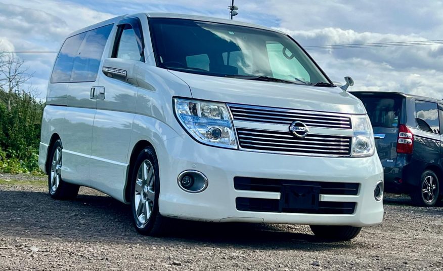 NISSAN ELGRAND Highway Star 3.5 V6 Auto Cruise Control 360 Cameras