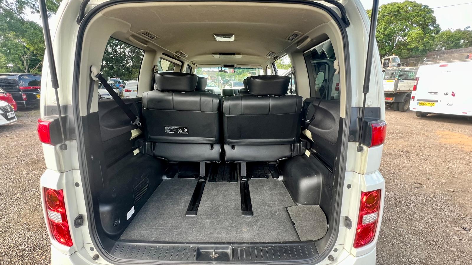 NISSAN ELGRAND Highway Star 3.5 V6 Auto Cruise Control 360 Cameras