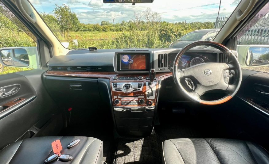 NISSAN ELGRAND Highway Star 3.5 V6 Auto Cruise Control 360 Cameras