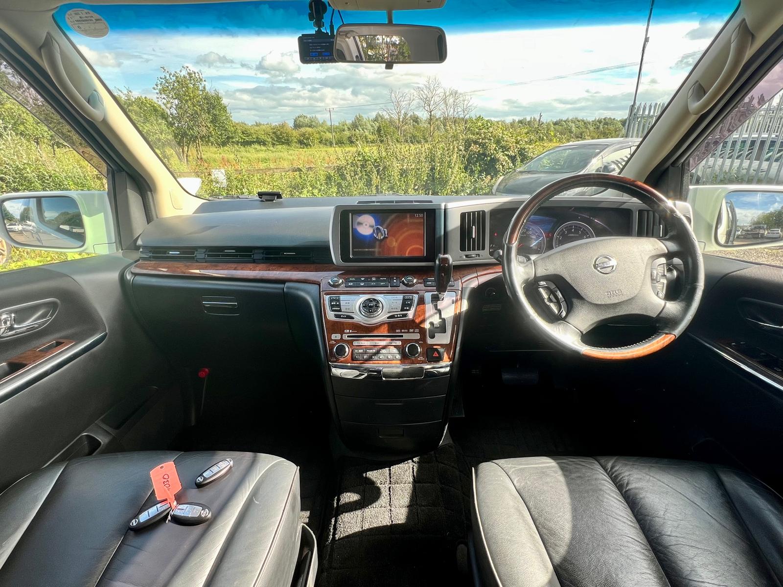 NISSAN ELGRAND Highway Star 3.5 V6 Auto Cruise Control 360 Cameras