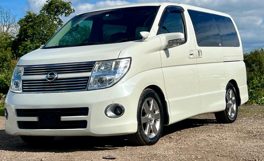 NISSAN ELGRAND Highway Star 3.5 V6 Auto Cruise Control 360 Cameras