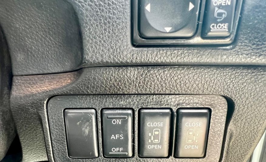 NISSAN ELGRAND Highway Star 3.5 V6 Auto Cruise Control 360 Cameras